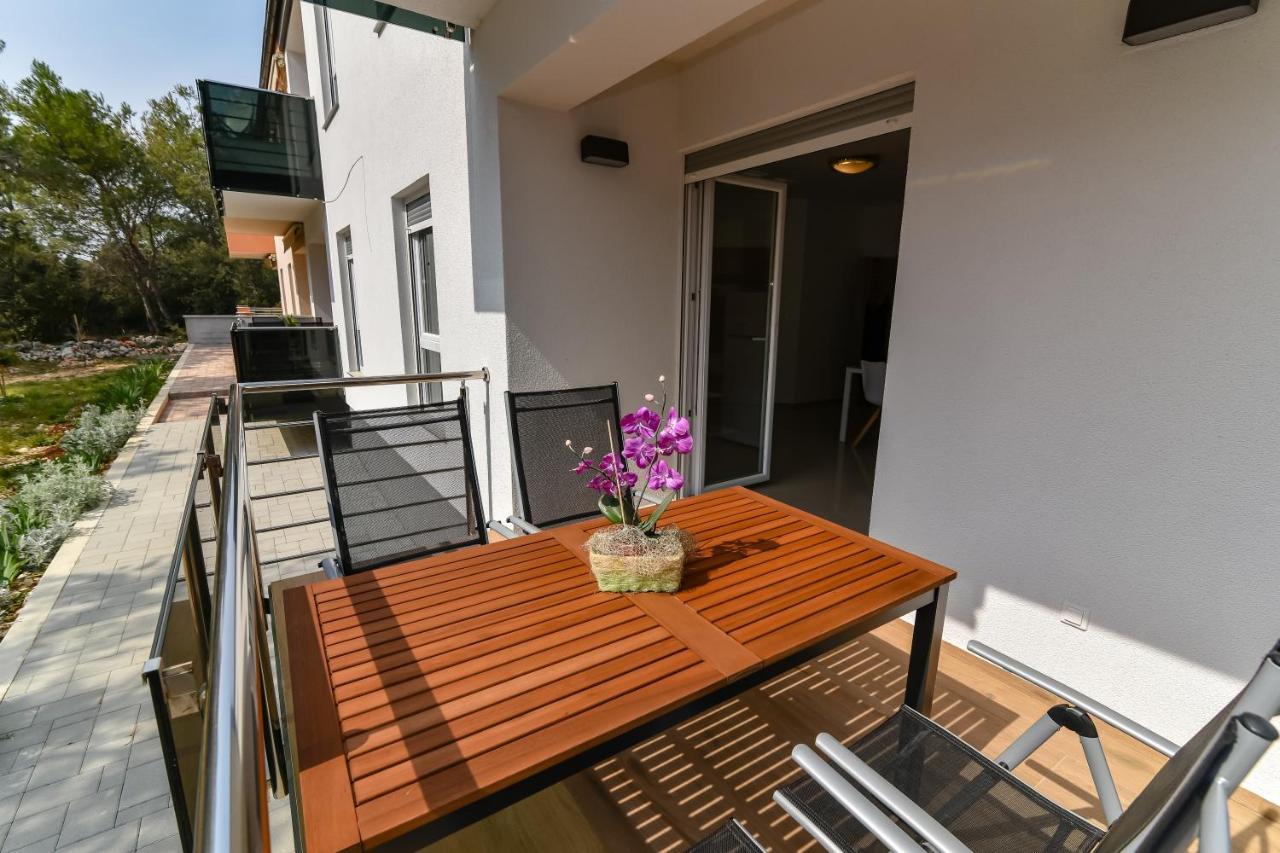 Denis Apartment Вир Экстерьер фото