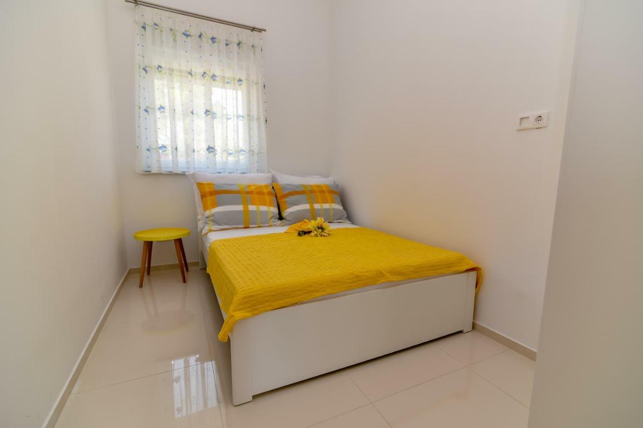 Denis Apartment Вир Экстерьер фото
