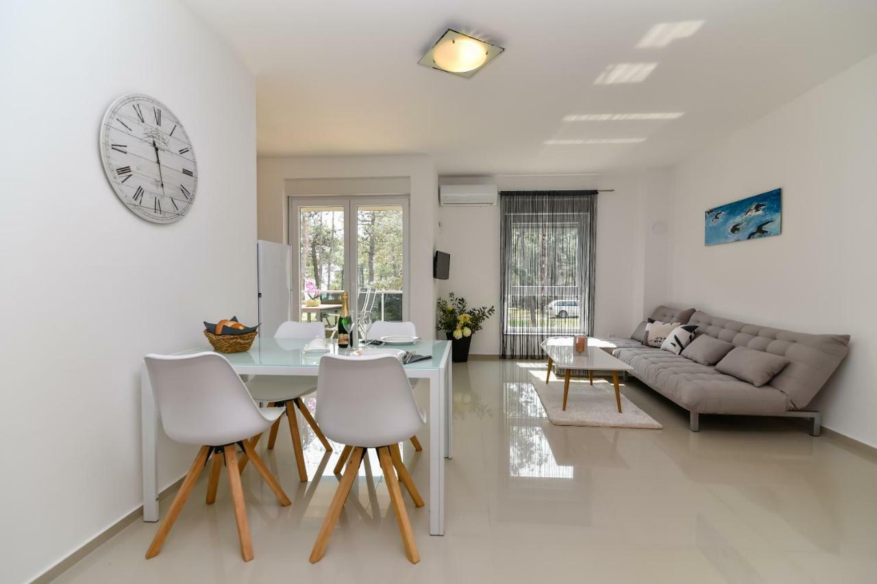Denis Apartment Вир Экстерьер фото