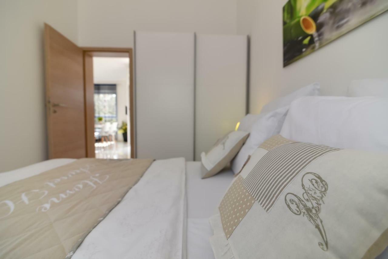 Denis Apartment Вир Экстерьер фото