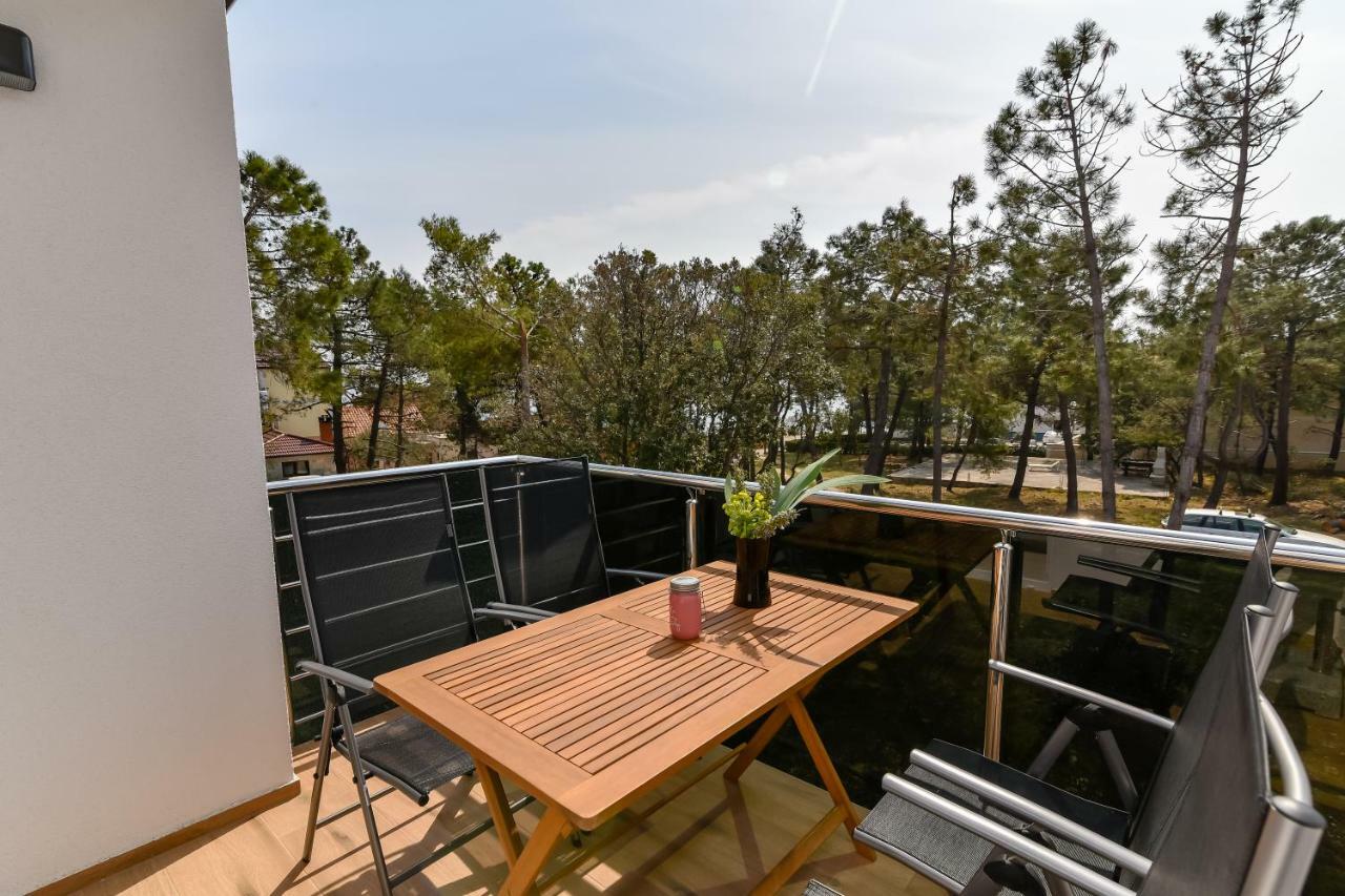 Denis Apartment Вир Экстерьер фото