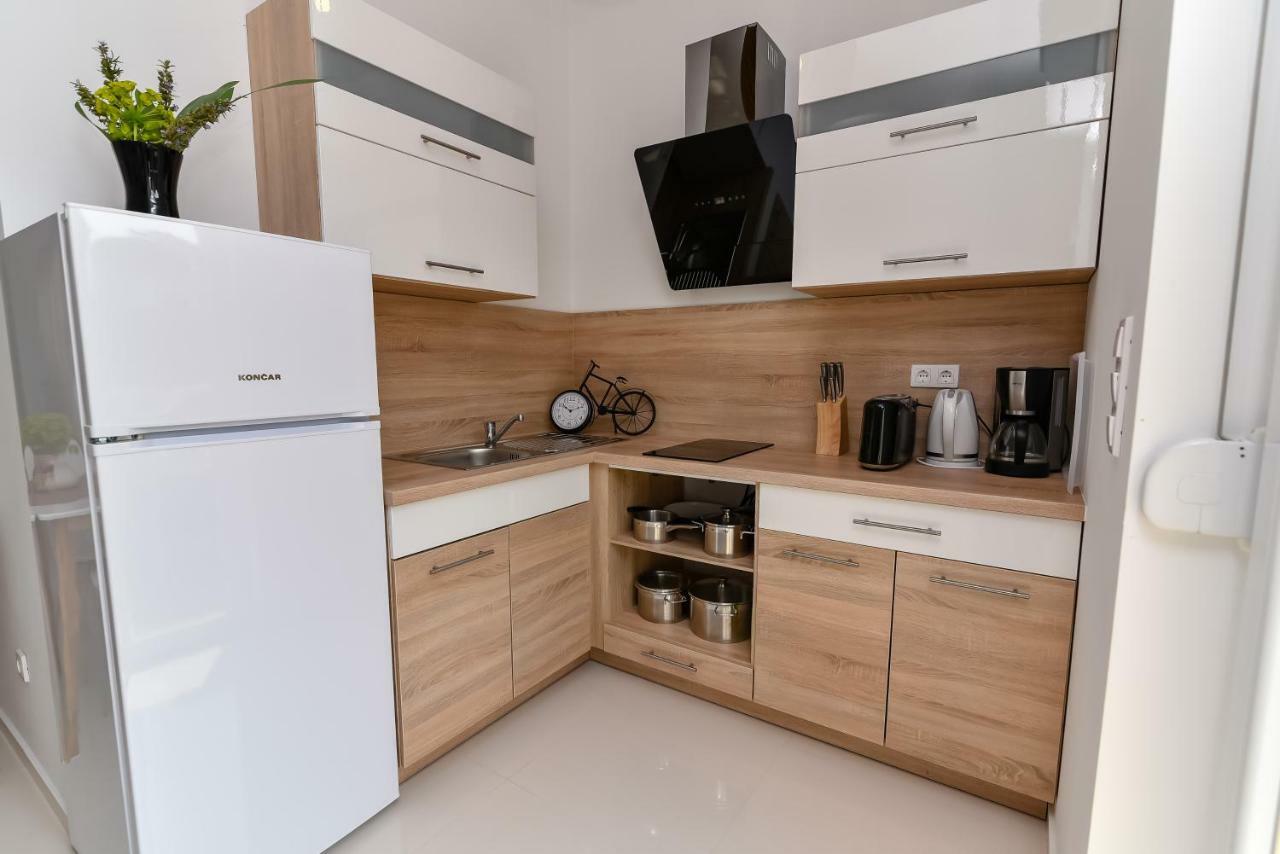 Denis Apartment Вир Экстерьер фото