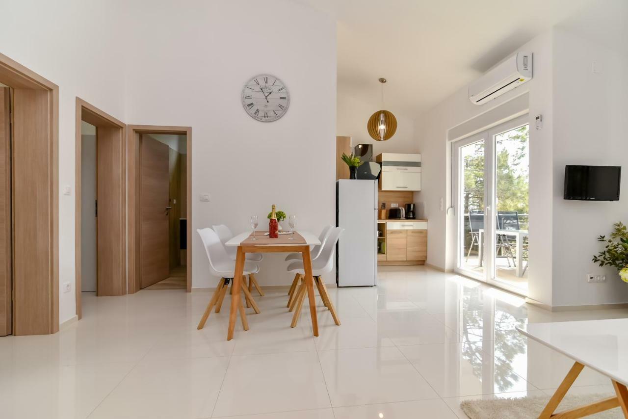 Denis Apartment Вир Экстерьер фото